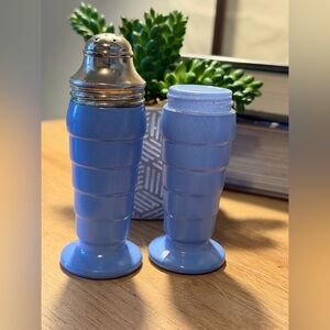 Hazel Atlas Moderntone Platonite salt and pepper shakers